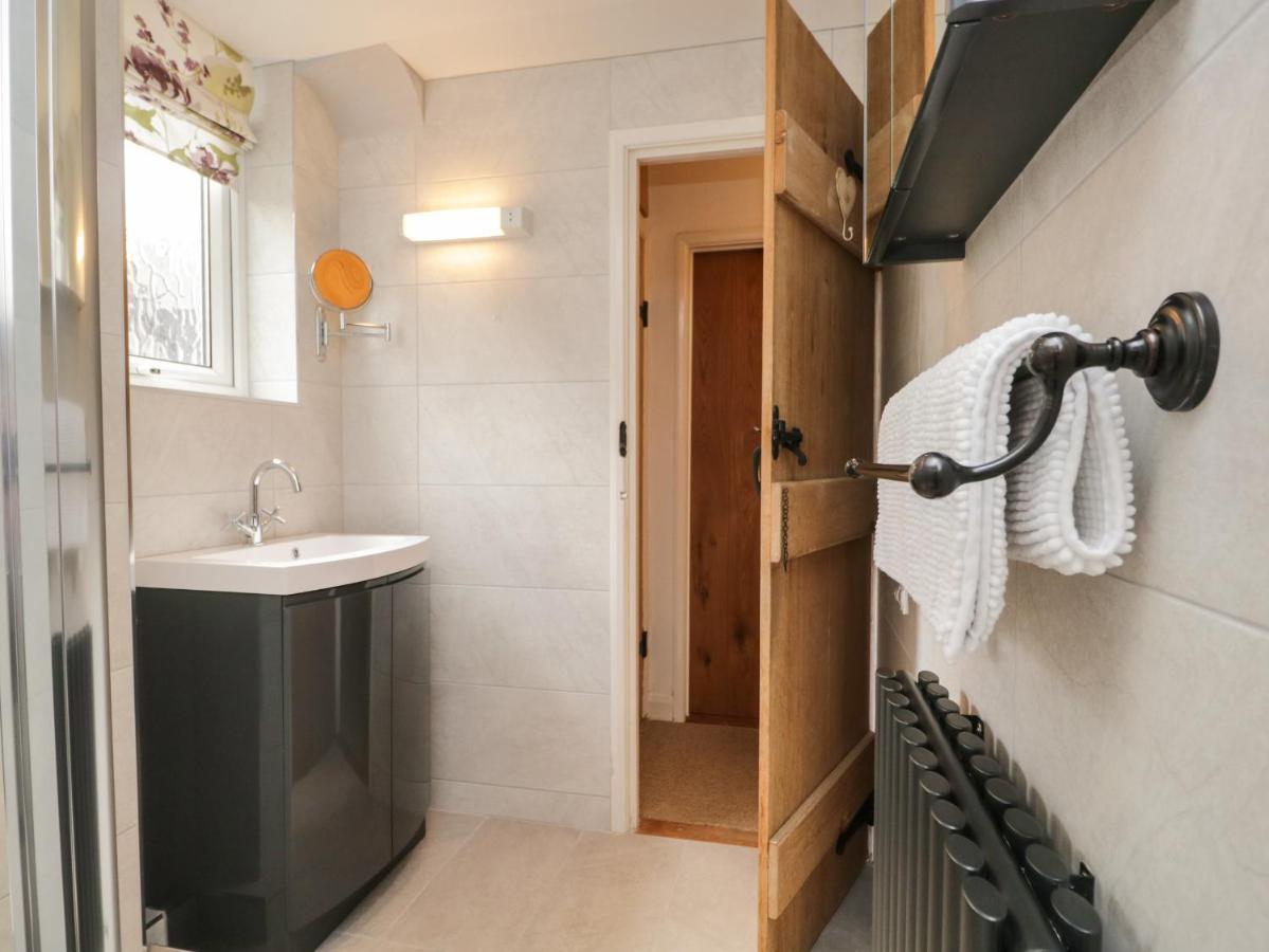 Dalesway Cottage วินเดอร์เมียร์ ภายนอก รูปภาพ