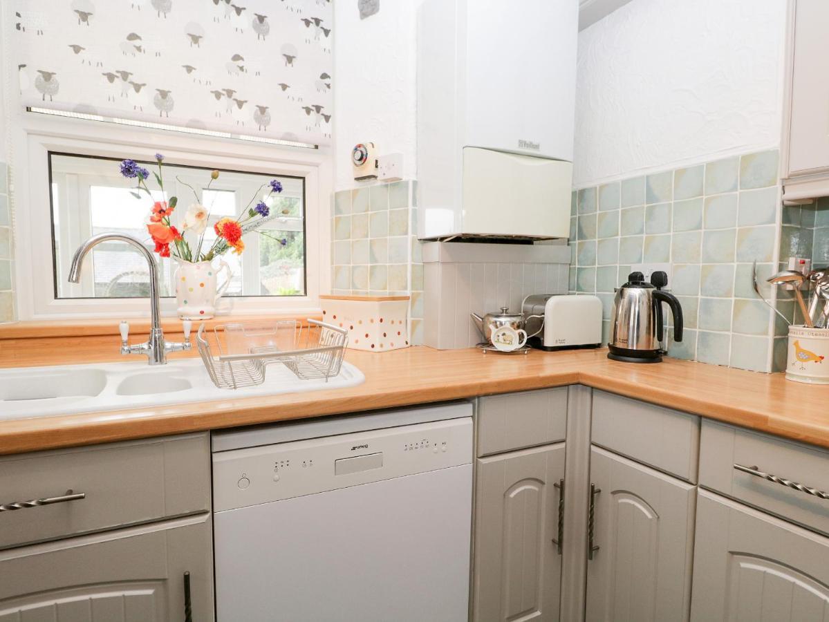 Dalesway Cottage วินเดอร์เมียร์ ภายนอก รูปภาพ